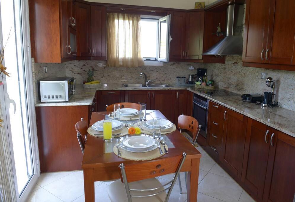 Simos' Sea View House Villa Nikopolis ภายนอก รูปภาพ